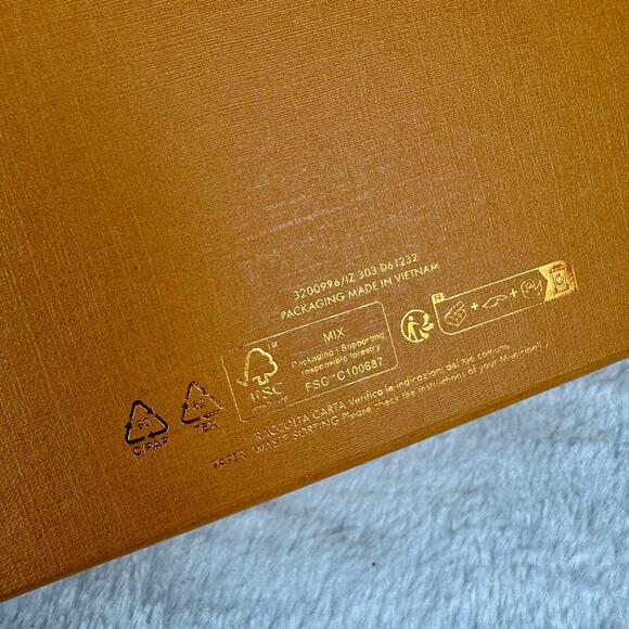 Louis Vuitton Box, Shopping Bag, gift tag and ribbon packaging gift set NEW - Picture 9 of 9